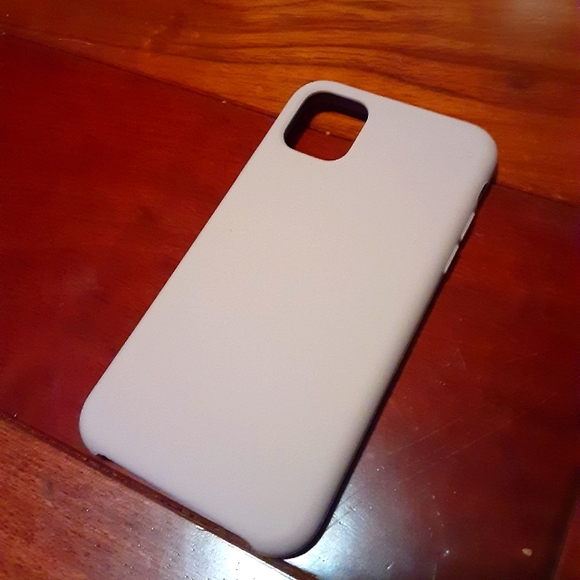 iPhone 11 case - Picture 1 of 3